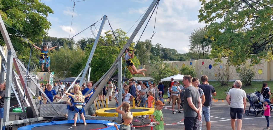 Das Bungee-Trampolin beim Weltkindertag 2025