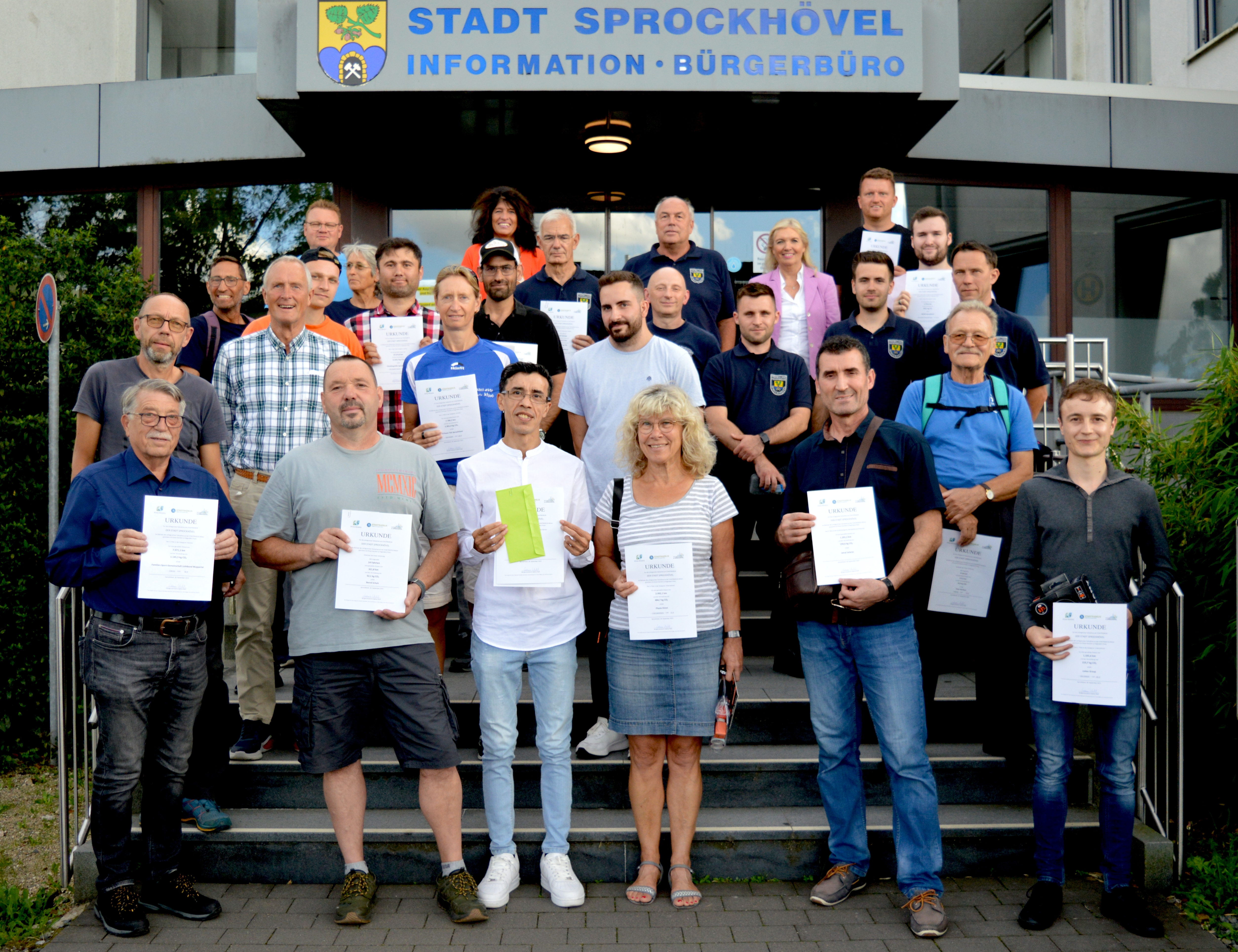 Preisverleihung Stadtradeln 2023 Gewinner des Stadtradeln Sprockhövel 2023 zusammen mit Sabine Noll, Susanne Görner und Raphael Heynen