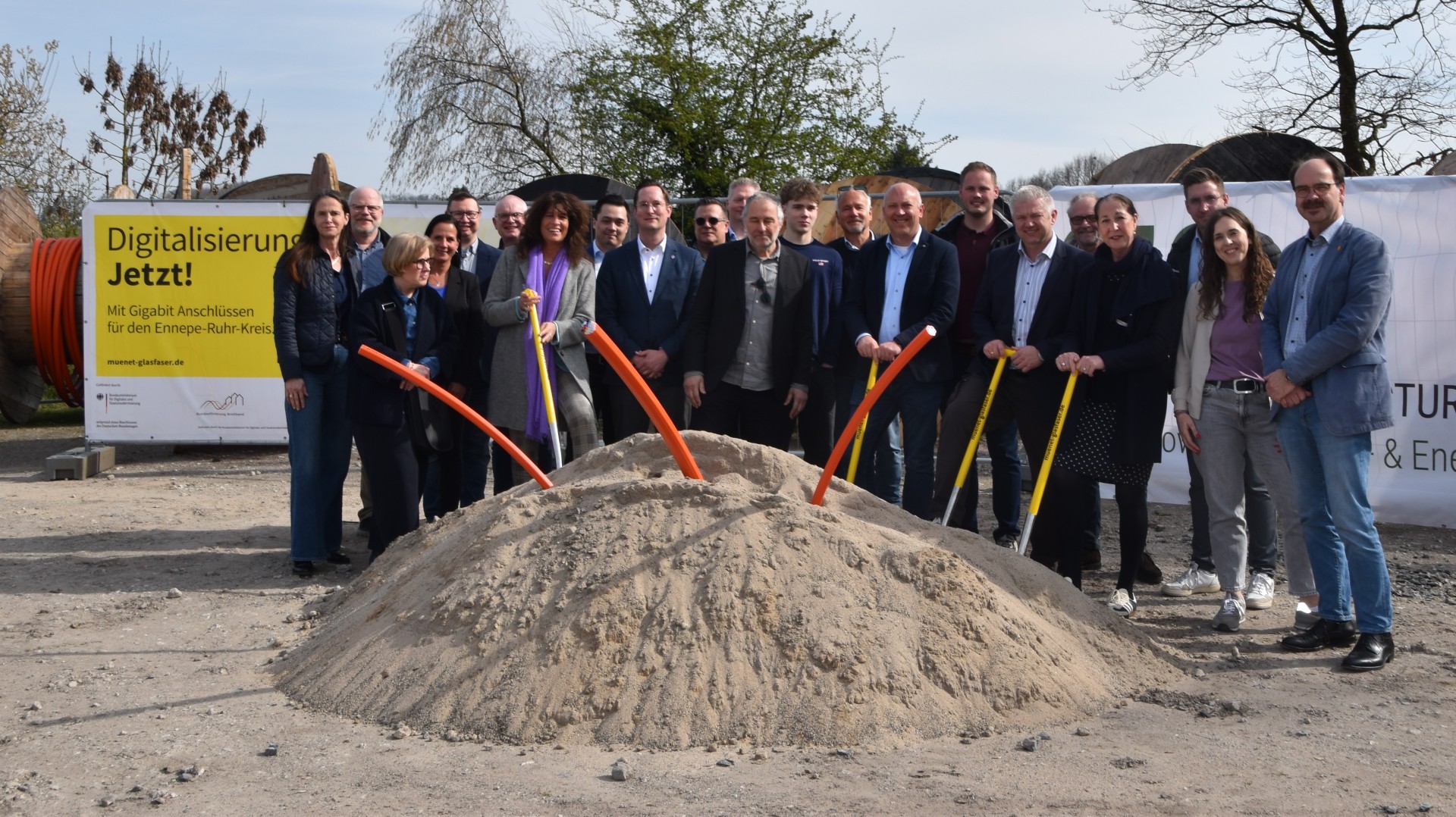 Spatenstich für schnelles Internet