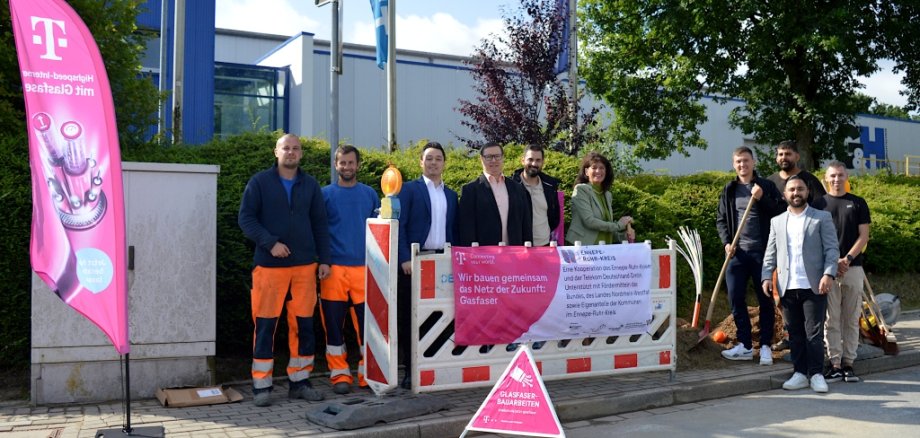 Spatenstich in Sprockhövel: Telekom startet geförderten Glasfaserausbau