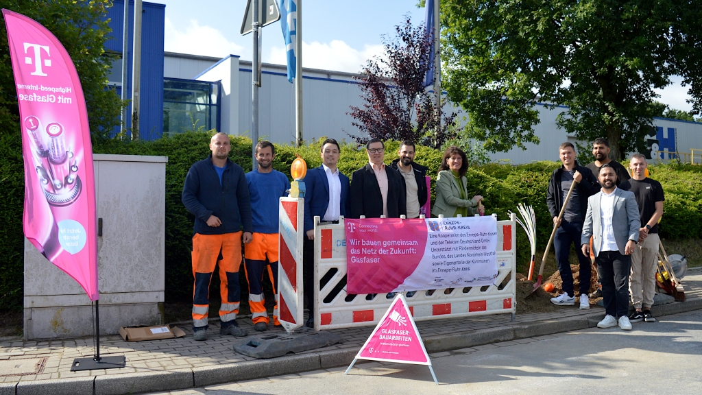 Spatenstich in Sprockhövel: Telekom startet geförderten Glasfaserausbau