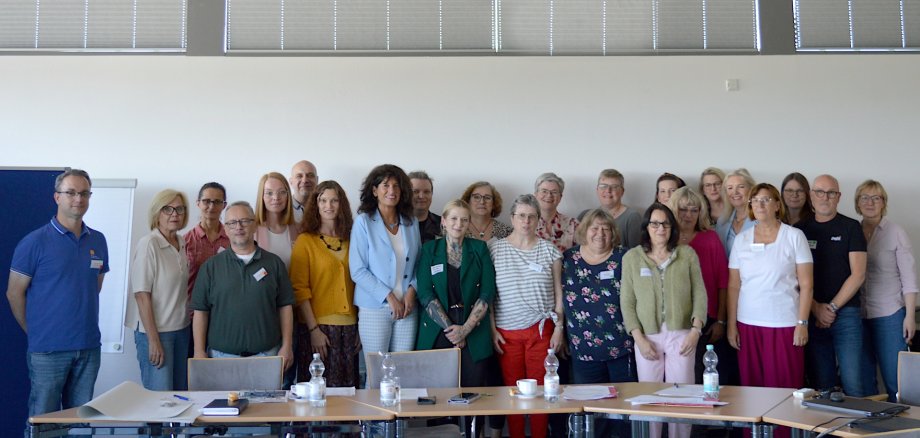 Die Teilnehmenden am Workshop zur Verbesserung der Palliativversorgung aus Bereichen der ambulanten Hospizdienste, Pflegedienste und -heime, Kirchen, Medizin sowie der Stadtverwaltung Sprockhövel