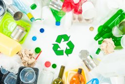 Recycling Recyclingfähiger Müll aus Glas, Metall und Papier