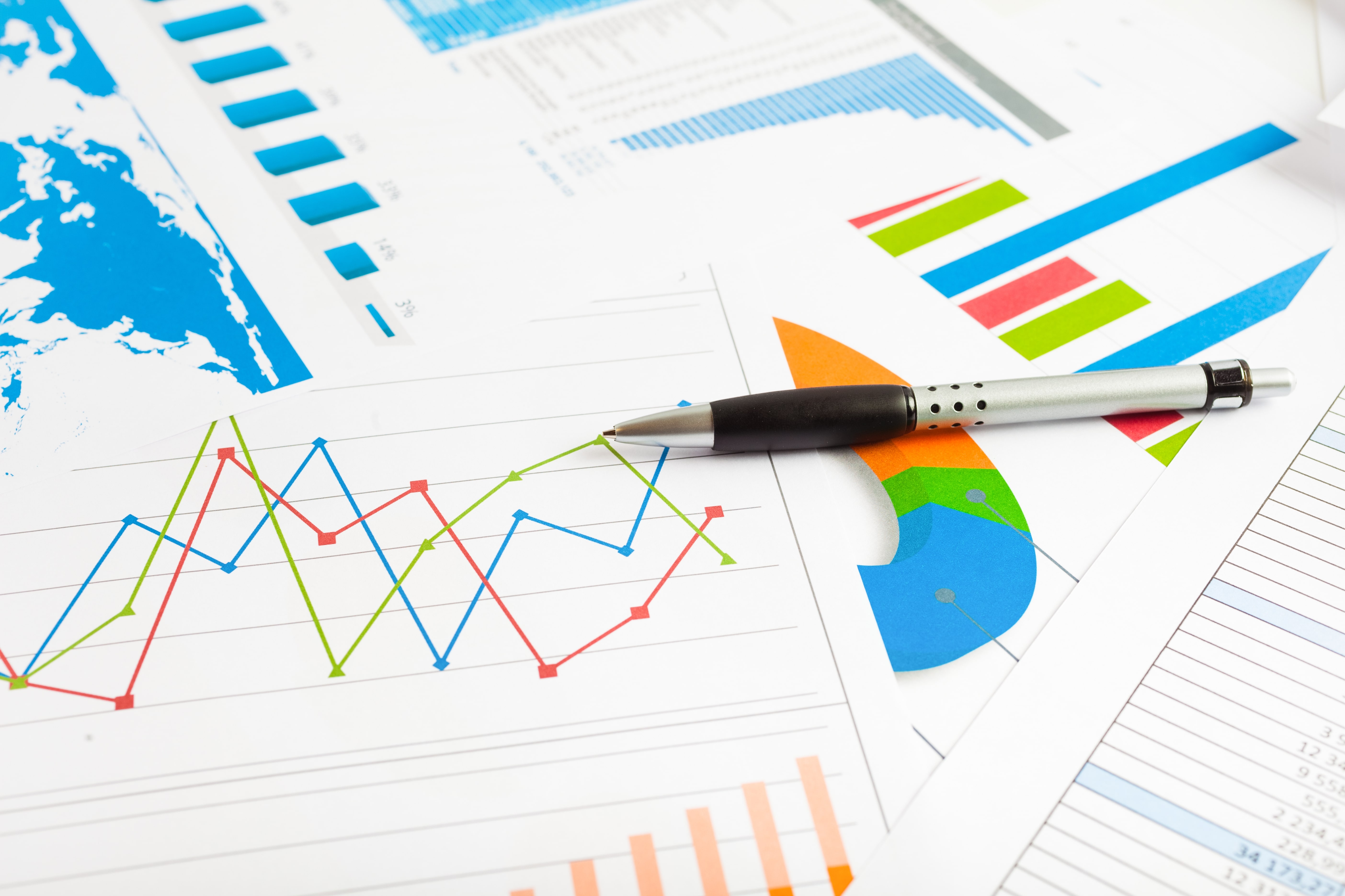 Verschiedenen Diagramme auf Papier